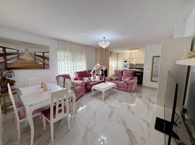 5 soverom Hus til salgs i Torre de la Horadada, Pilar de la Horadada med garasje - € 590 000 (Ref: 9984132)