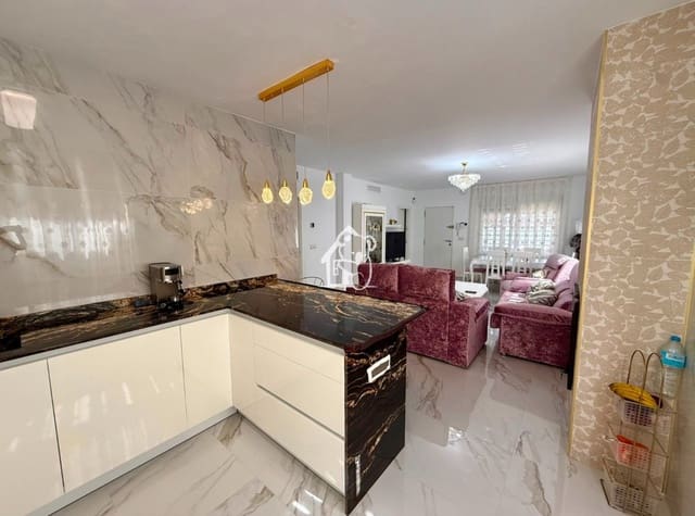 5 soverom Hus til salgs i Torre de la Horadada, Pilar de la Horadada med garasje - € 590 000 (Ref: 9984132)
