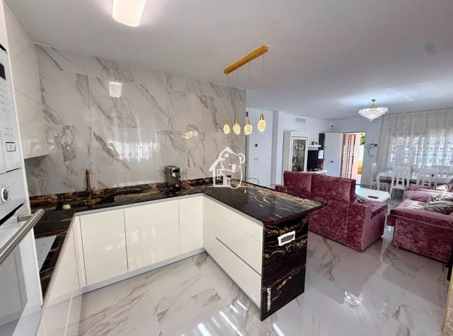 5 soverom Hus til salgs i Torre de la Horadada, Pilar de la Horadada med garasje - € 590 000 (Ref: 9984132)