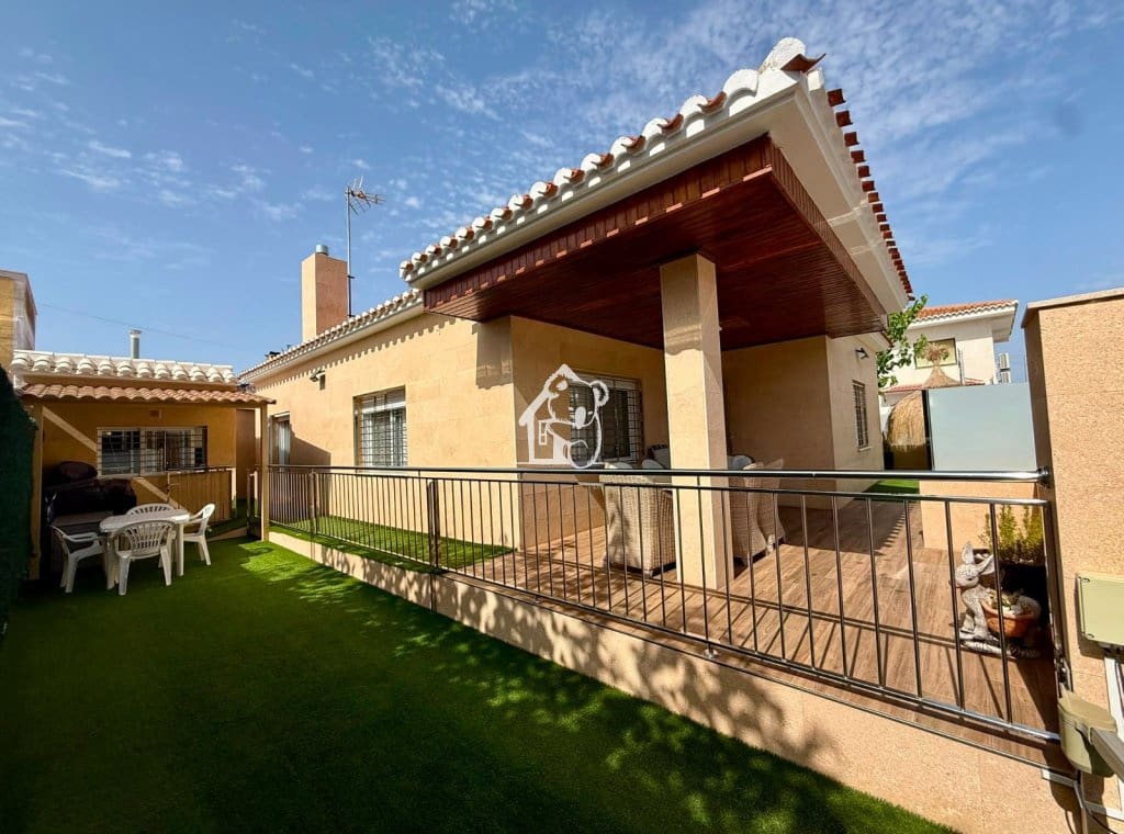 5 chambre Maison de Ville à vendre à Torre de la Horadada avec garage - 590 000 € (Ref: 9984132)