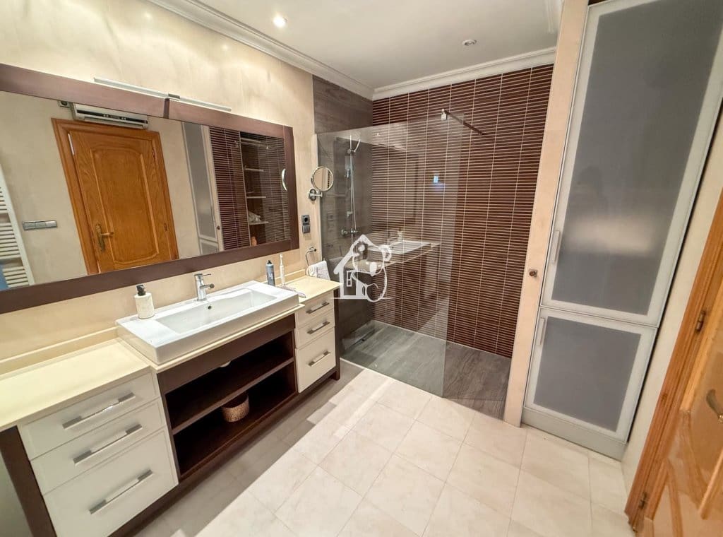 5 soveværelse Penthouse til salg i La Mata med swimmingpool - € 650.000 (Ref: 9990067)