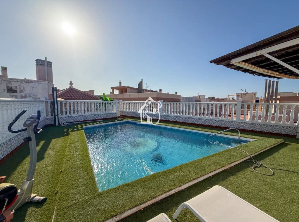 5 soveværelse Penthouse til salg i La Mata med swimmingpool - € 650.000 (Ref: 9990067)