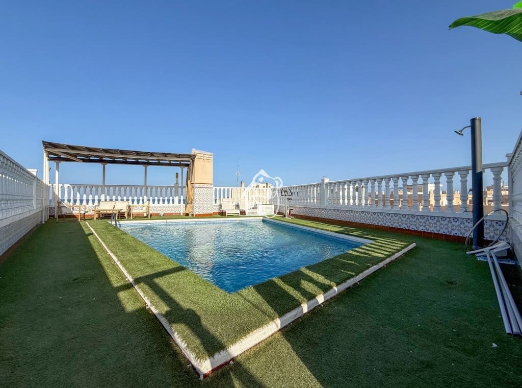 5 soveværelse Penthouse til salg i La Mata med swimmingpool - € 650.000 (Ref: 9990067)