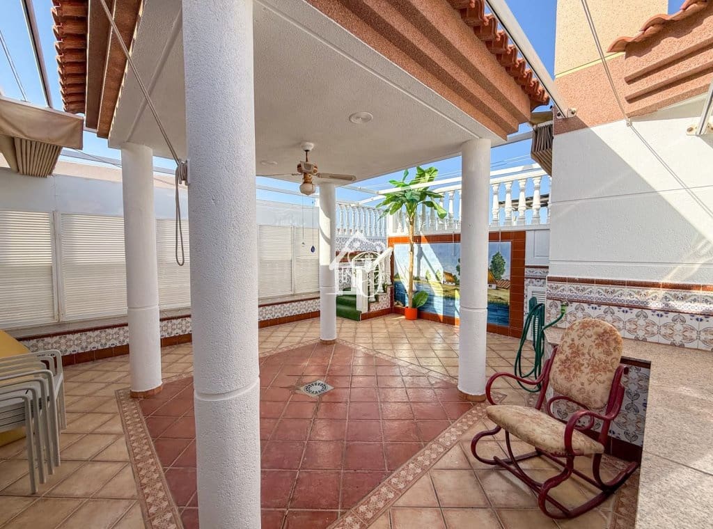 5 soveværelse Penthouse til salg i La Mata med swimmingpool - € 650.000 (Ref: 9990067)