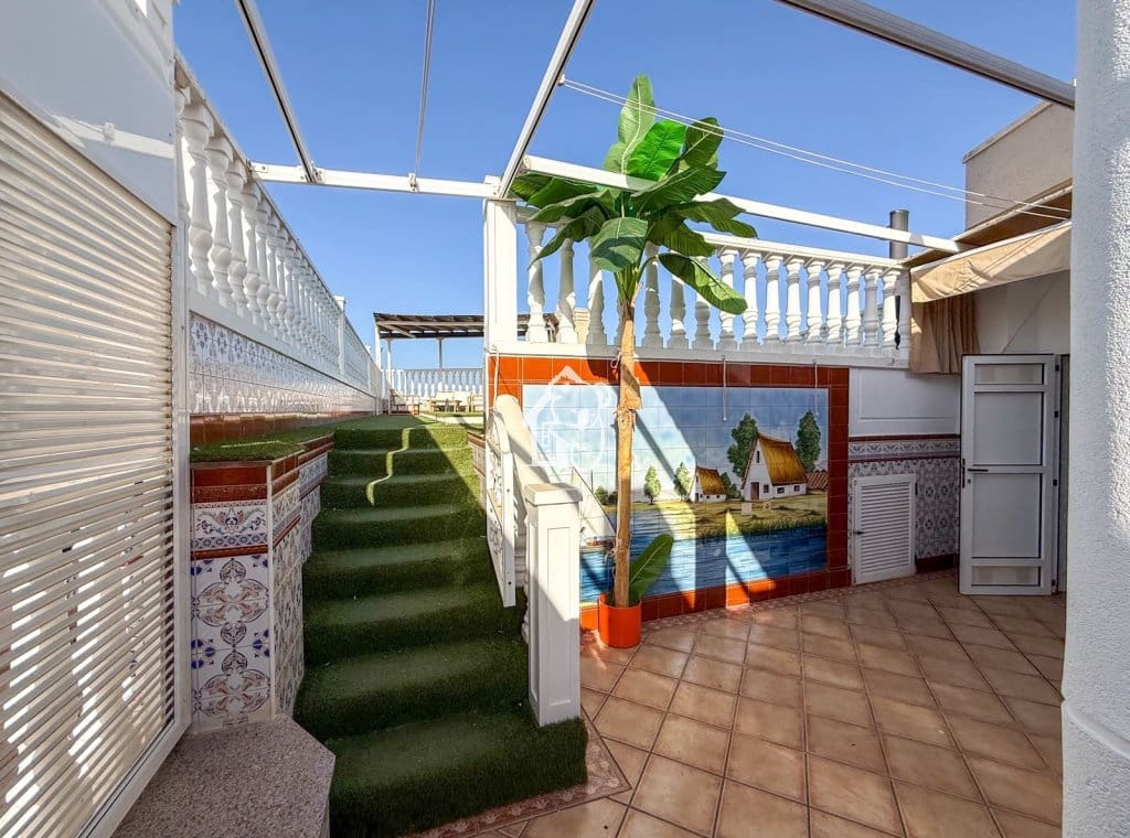 5 soveværelse Penthouse til salg i La Mata med swimmingpool - € 650.000 (Ref: 9990067)