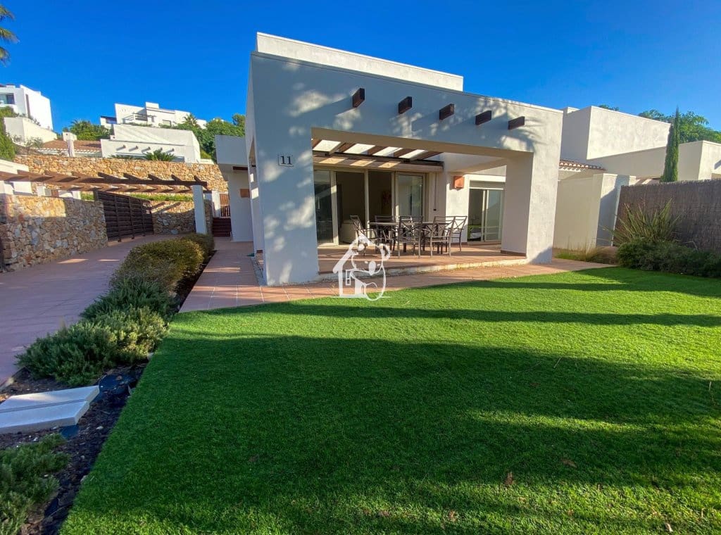 3 soverom Villa til leie i San Miguel de Salinas med svømmebasseng - € 2 300 (Ref: 9993684)