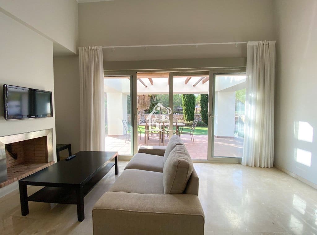 3 soverom Villa til leie i San Miguel de Salinas med svømmebasseng - € 2 300 (Ref: 9993684)