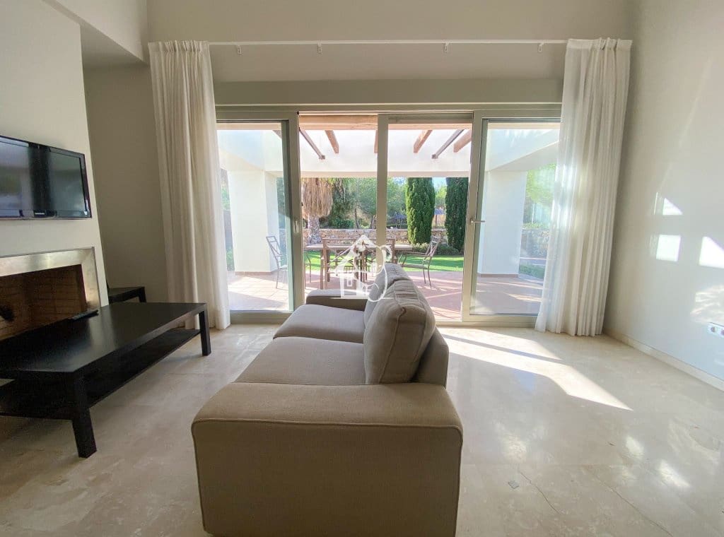 3 soverom Villa til leie i San Miguel de Salinas med svømmebasseng - € 2 300 (Ref: 9993684)