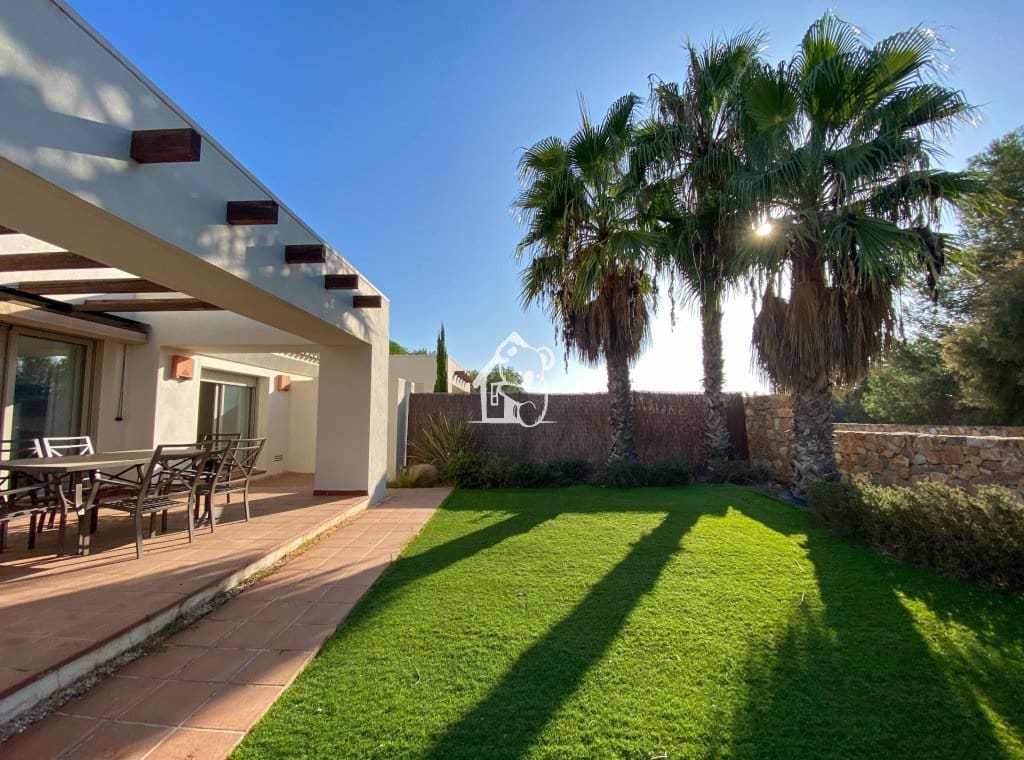3 soverom Villa til leie i San Miguel de Salinas med svømmebasseng - € 2 300 (Ref: 9993684)