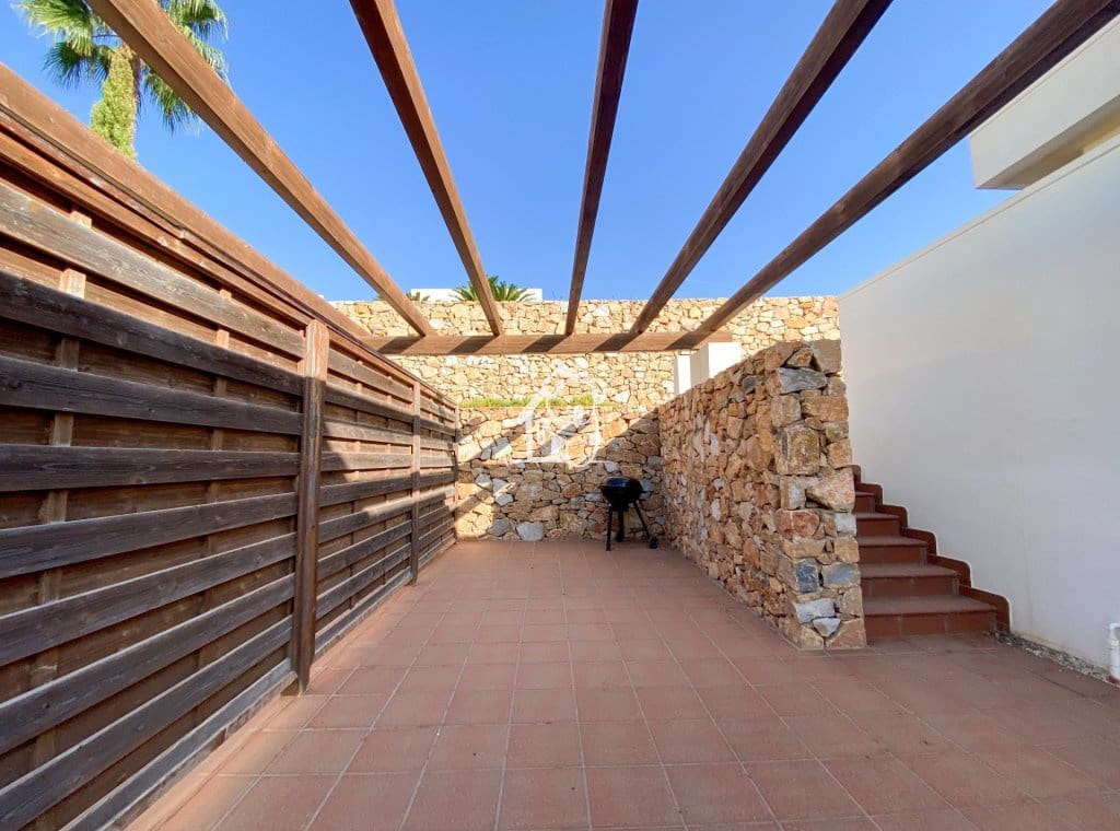3 soverom Villa til leie i San Miguel de Salinas med svømmebasseng - € 2 300 (Ref: 9993684)