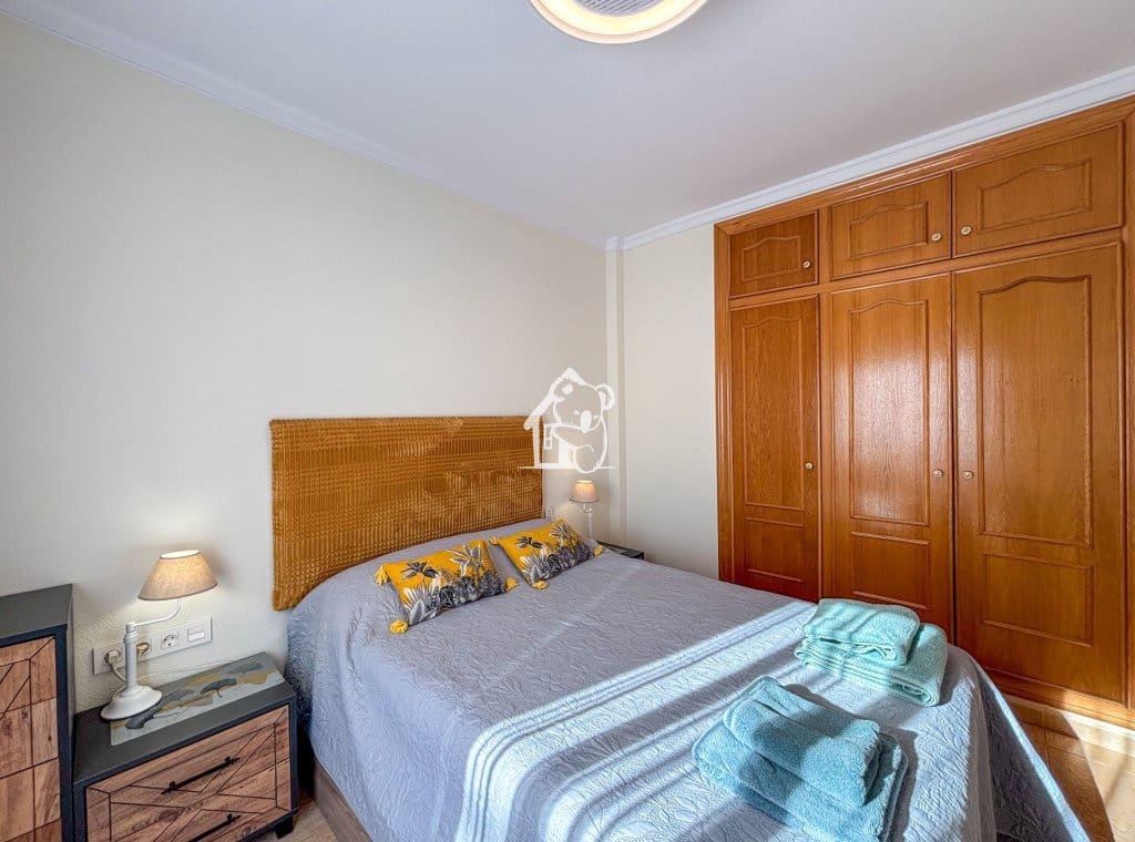 3 soveværelse Byhus til leje i Torrevieja med swimmingpool garage - € 1.600 (Ref: 9998002)