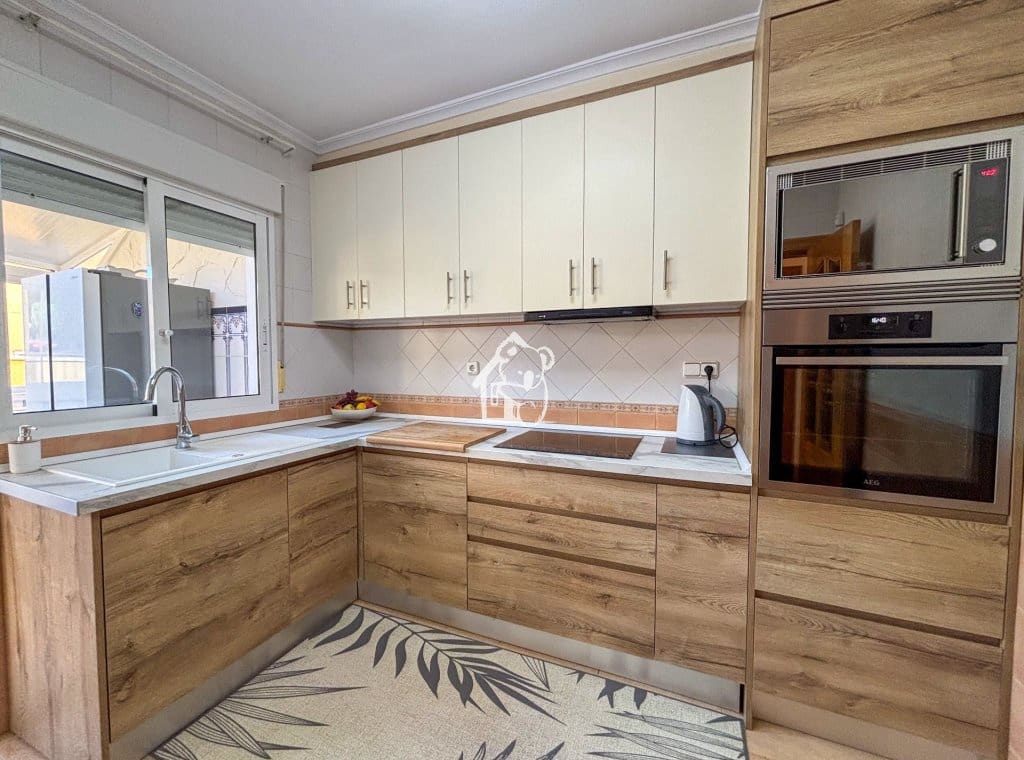 3 soveværelse Byhus til leje i Torrevieja med swimmingpool garage - € 1.600 (Ref: 9998002)