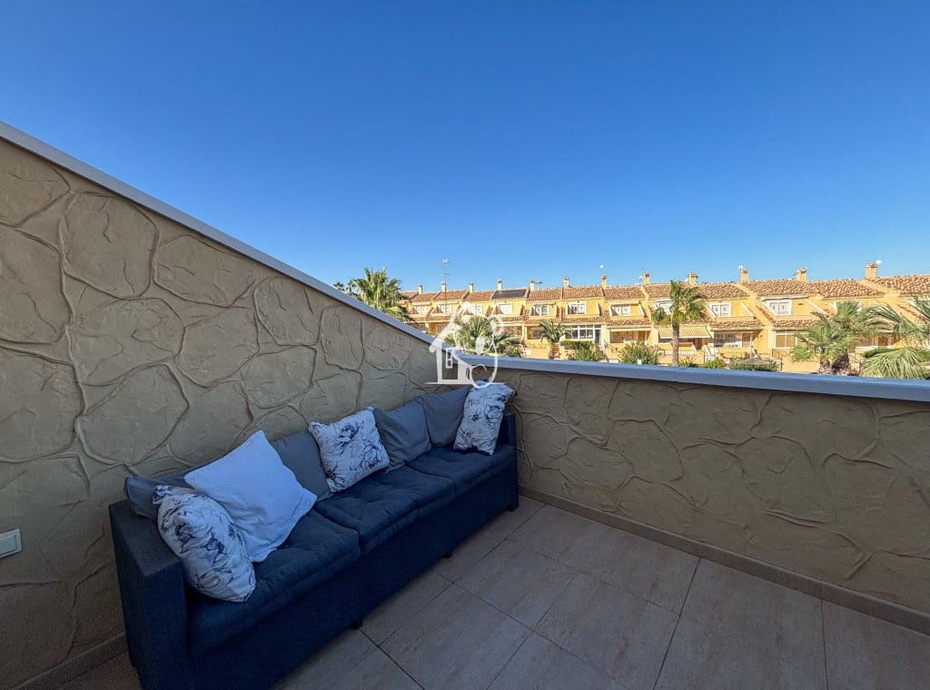 3 soveværelse Byhus til leje i Torrevieja med swimmingpool garage - € 1.600 (Ref: 9998002)