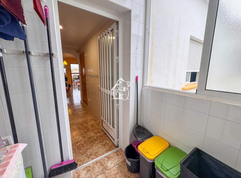 Appartement de 2 chambres à louer à Orihuela Costa avec piscine - 650 € (Ref: 9998004)