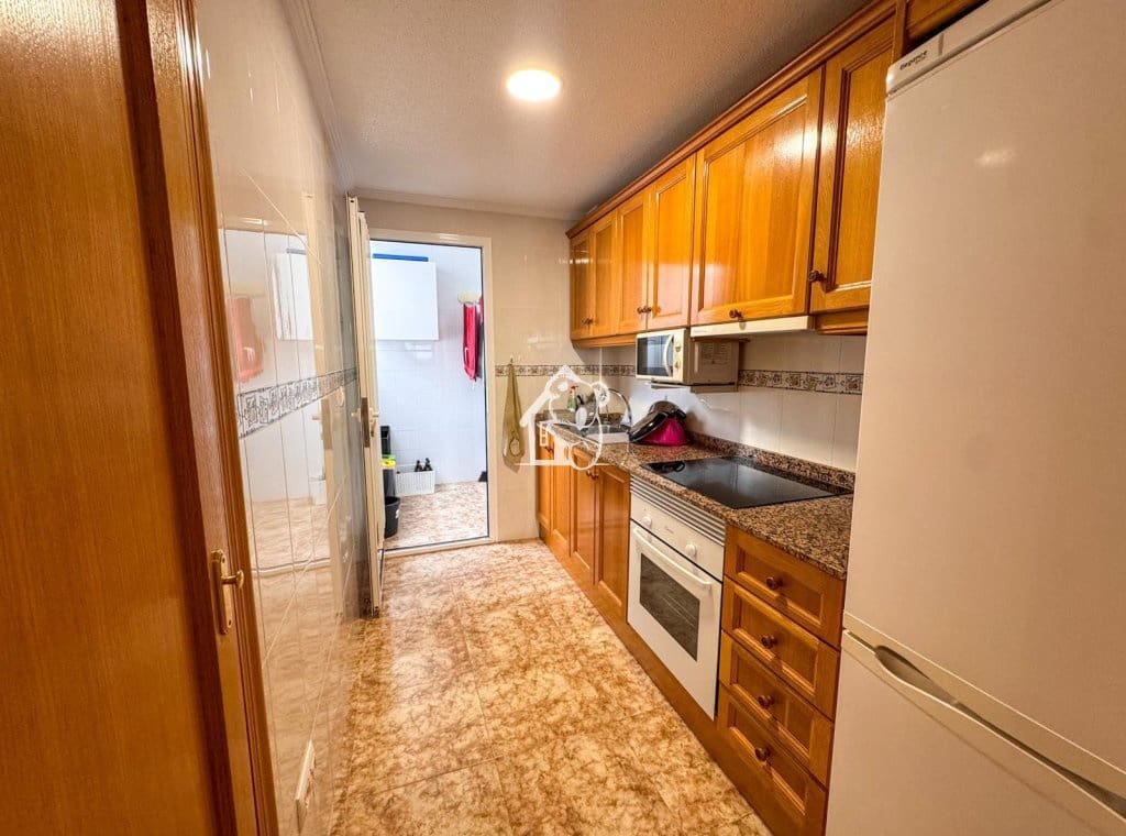 Appartement de 2 chambres à louer à Orihuela Costa avec piscine - 650 € (Ref: 9998004)