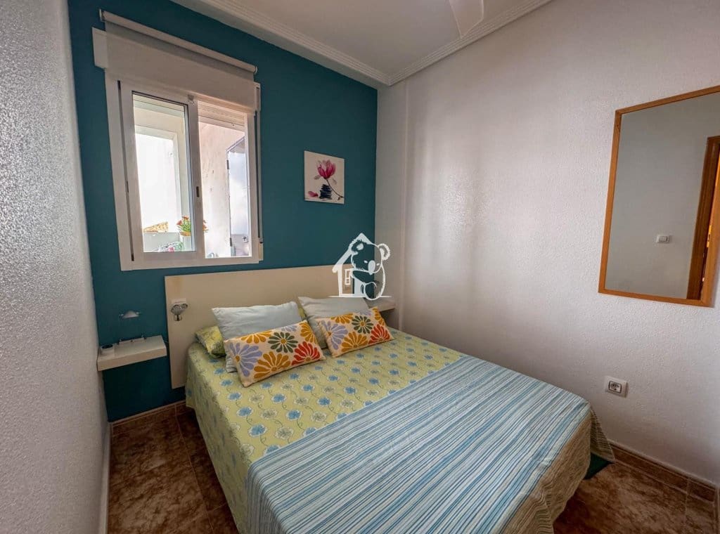 Appartement de 2 chambres à louer à Orihuela Costa avec piscine - 650 € (Ref: 9998004)