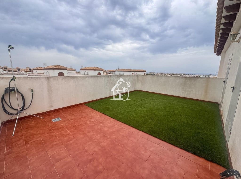 Appartement de 2 chambres à louer à Orihuela Costa avec piscine - 650 € (Ref: 9998004)
