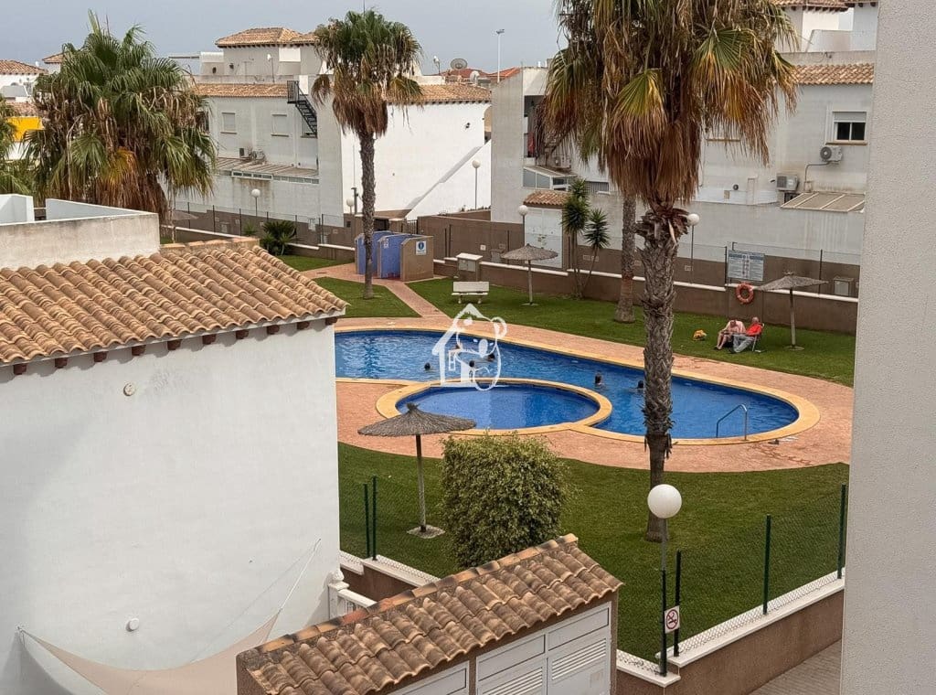 Appartement de 2 chambres à louer à Orihuela Costa avec piscine - 650 € (Ref: 9998004)