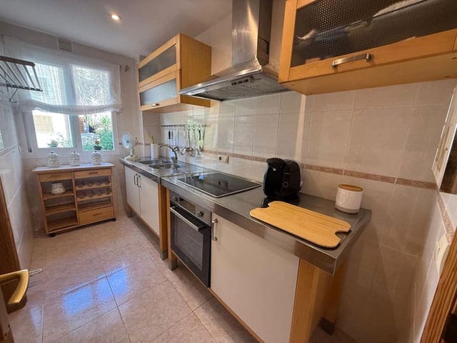 2 makuuhuone Huoneisto vuokrattavana paikassa Cala Ratjada mukana 
autotalli - 803 € (Ref: 10181001)