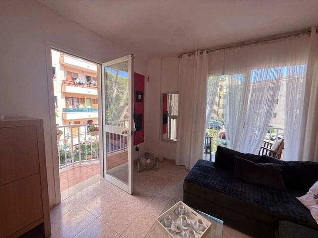 2 makuuhuone Huoneisto vuokrattavana paikassa Cala Ratjada, Capdepera mukana 
autotalli - 803 € (Ref: 10181001)