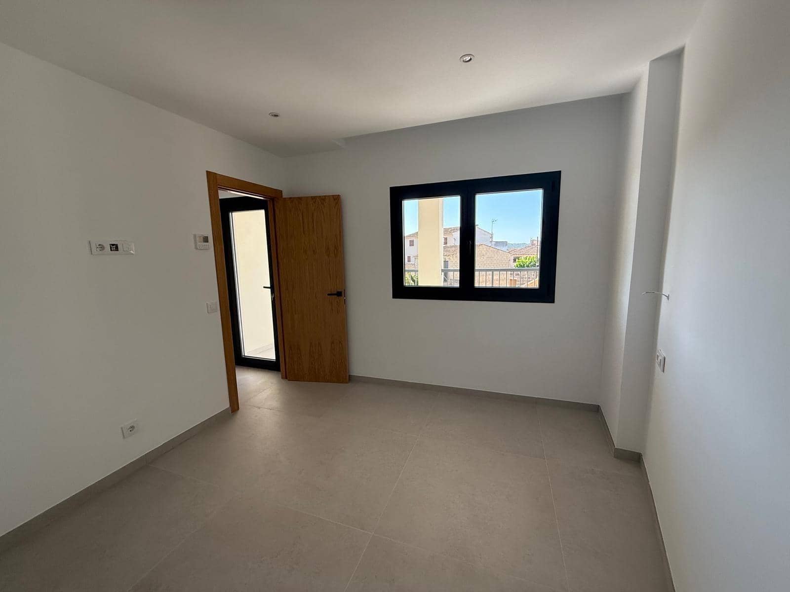 3 slaapkamer Flat te koop in Ariany - € 279.000 (Ref: 9202536)