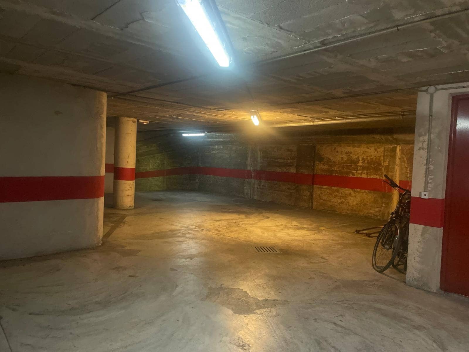 Autotalli vuokrattavana paikassa Palma de Mallorca - 100 € (Ref: 9355964)