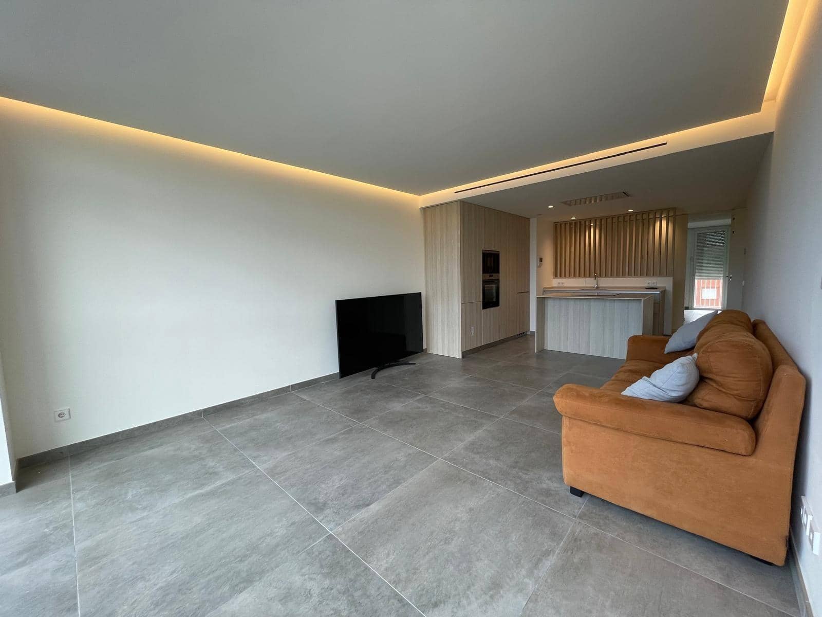 3 bedroom Flat for rent in Palma de Mallorca - € 2,000 (Ref: 9482113)