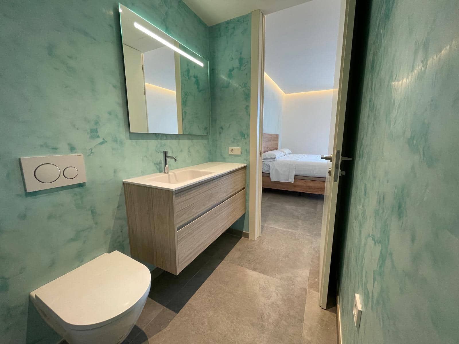 3 bedroom Flat for rent in Palma de Mallorca - € 2,000 (Ref: 9482113)