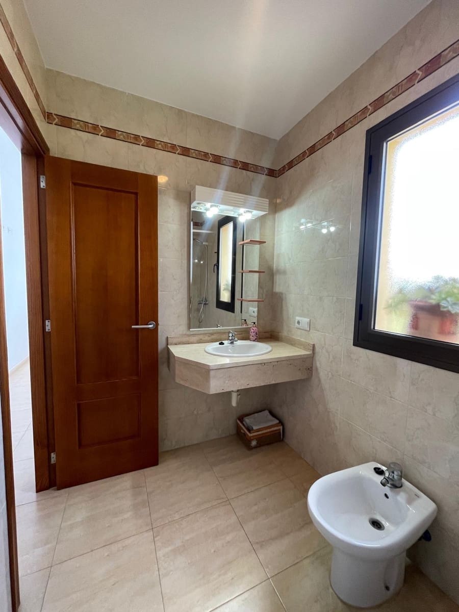 3 bedroom Flat for rent in Maria de la Salud / Maria de la Salut - € 1,200 (Ref: 9491531)