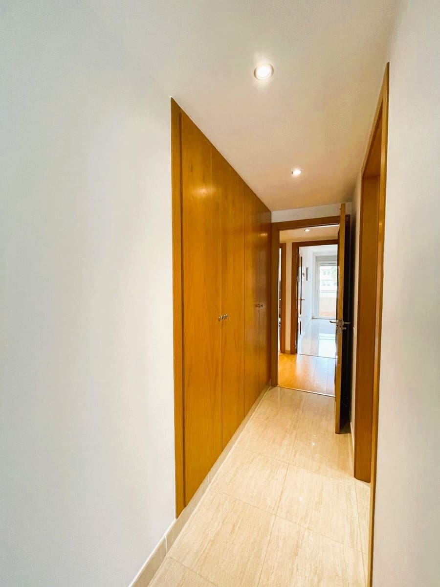 3 bedroom Flat for rent in Palma de Mallorca with pool - € 2,000 (Ref: 9551800)