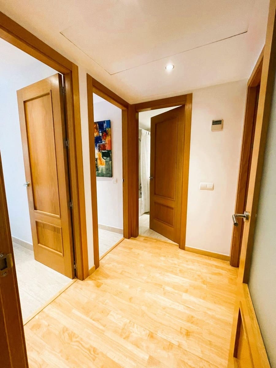 3 bedroom Flat for rent in Palma de Mallorca with pool - € 2,000 (Ref: 9551800)