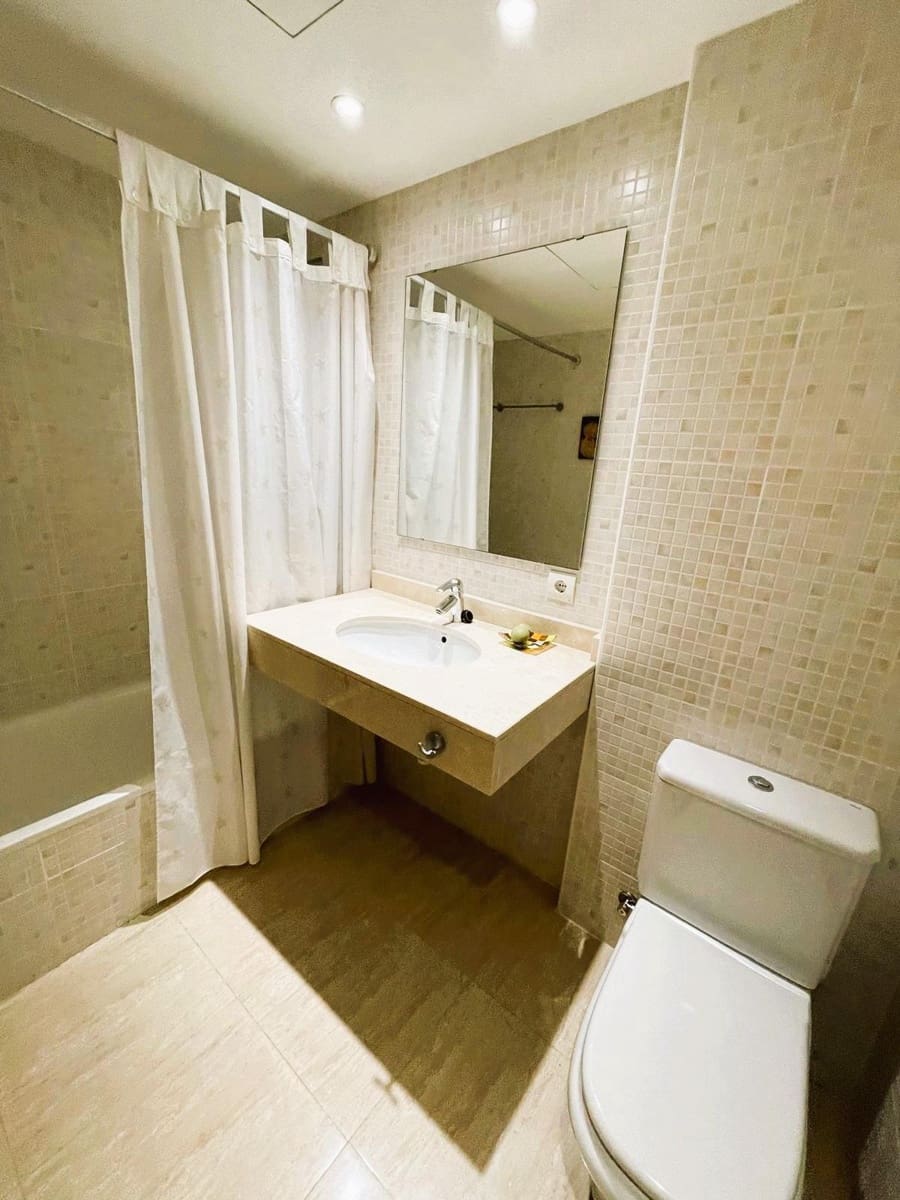 3 bedroom Flat for rent in Palma de Mallorca with pool - € 2,000 (Ref: 9551800)