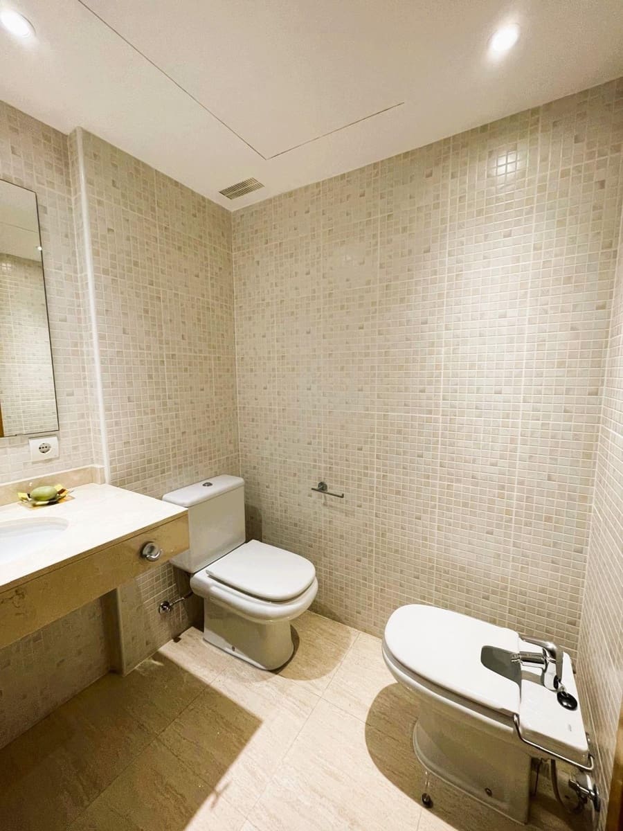 3 bedroom Flat for rent in Palma de Mallorca with pool - € 2,000 (Ref: 9551800)