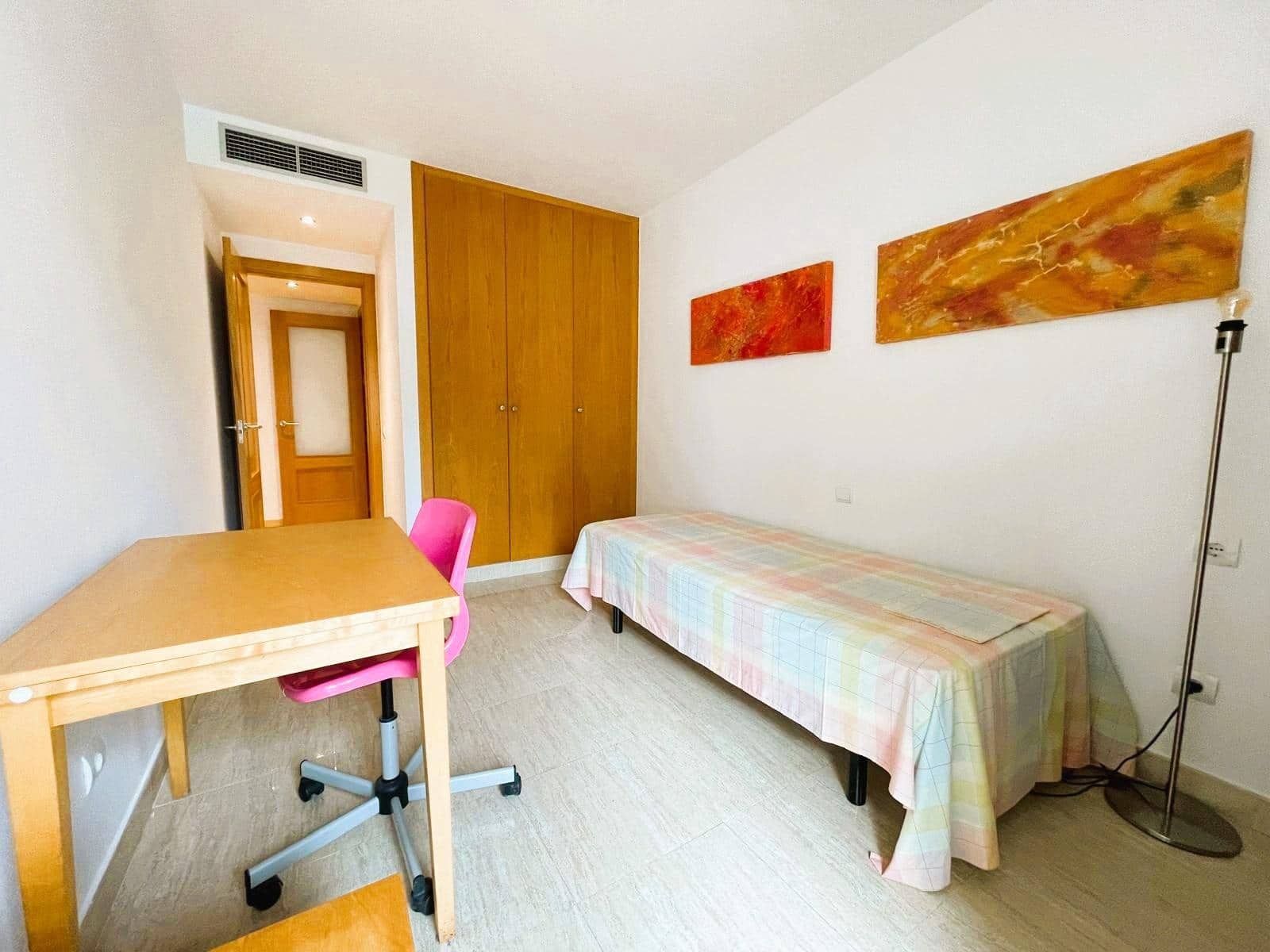 3 bedroom Flat for rent in Palma de Mallorca with pool - € 2,000 (Ref: 9551800)