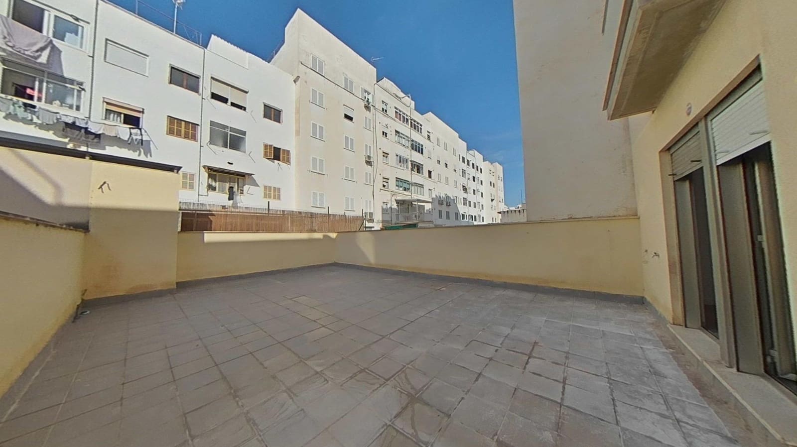 2 bedroom Flat for sale in Palma de Mallorca - € 253,000 (Ref: 9561986)