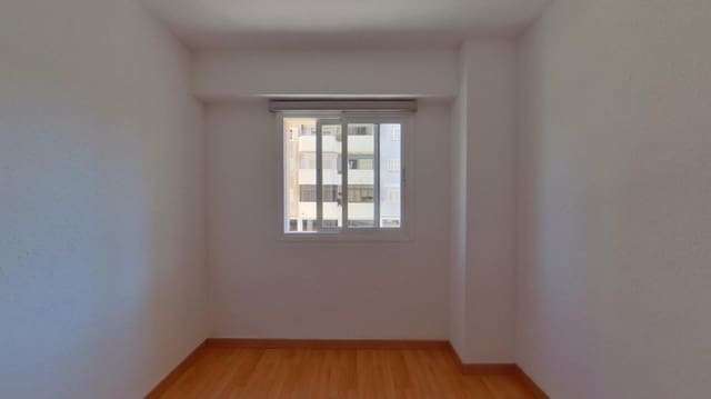 4 slaapkamer Flat te koop in Nou Llevant, Palma de Mallorca - € 300.000 (Ref: 9561990)