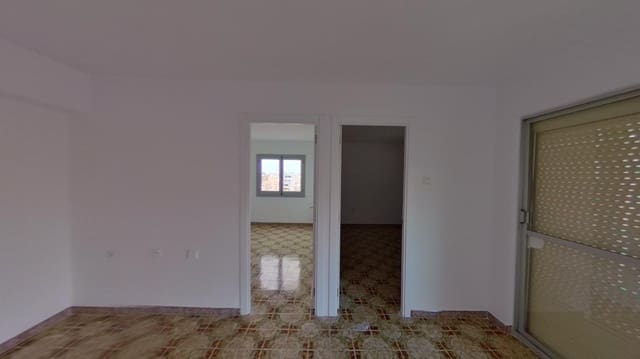 4 bedroom Flat for sale in Palma de Mallorca - € 315,000 (Ref: 9568882)