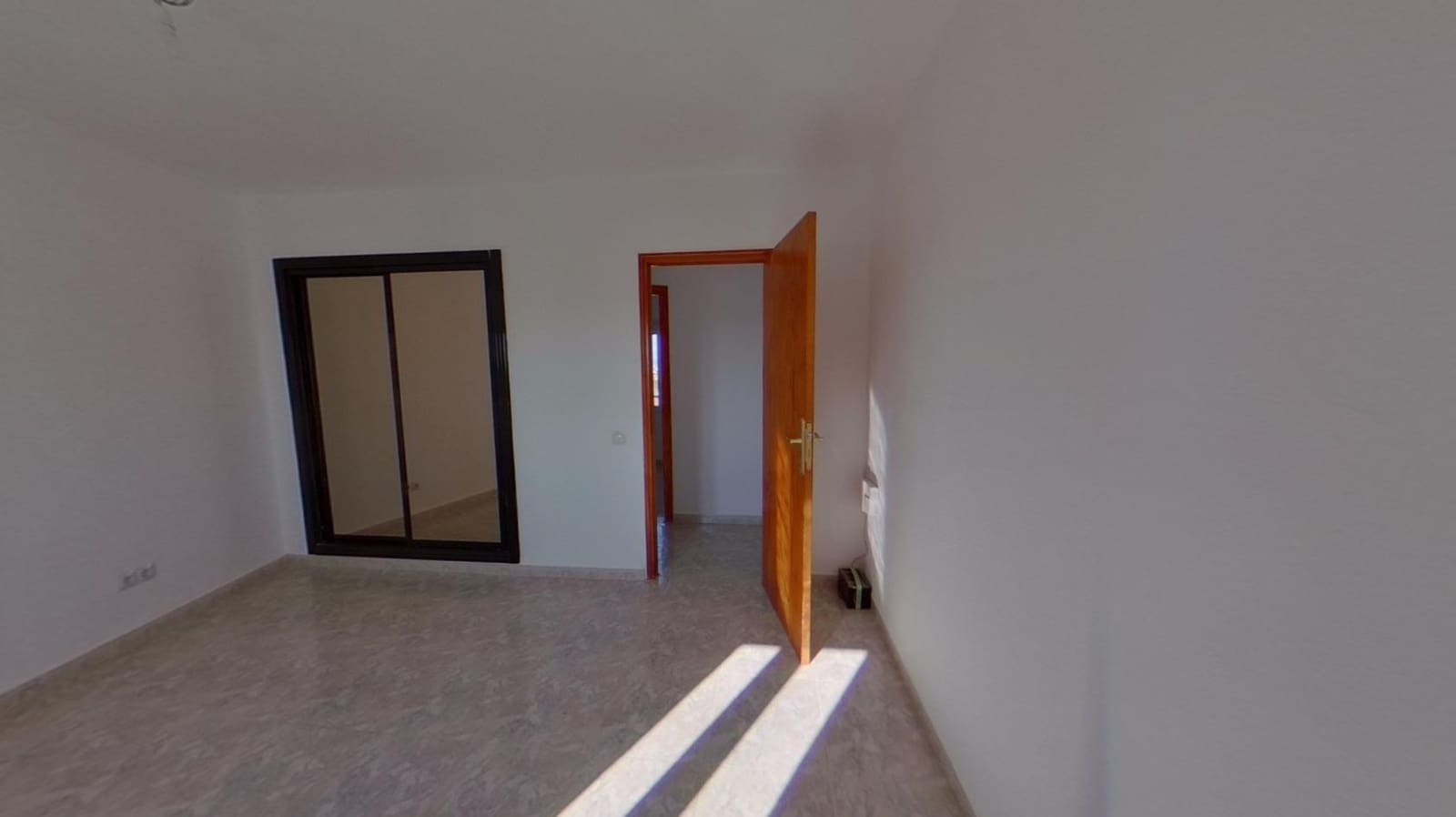 2 slaapkamer Flat te koop in Palma de Mallorca - € 220.000 (Ref: 9596306)