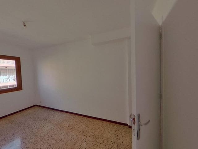 3 slaapkamer Flat te koop in Palma de Mallorca - € 265.000 (Ref: 9700123)