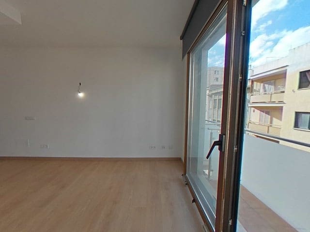 2 bedroom Flat for sale in Palma de Mallorca - € 290,000 (Ref: 9700124)