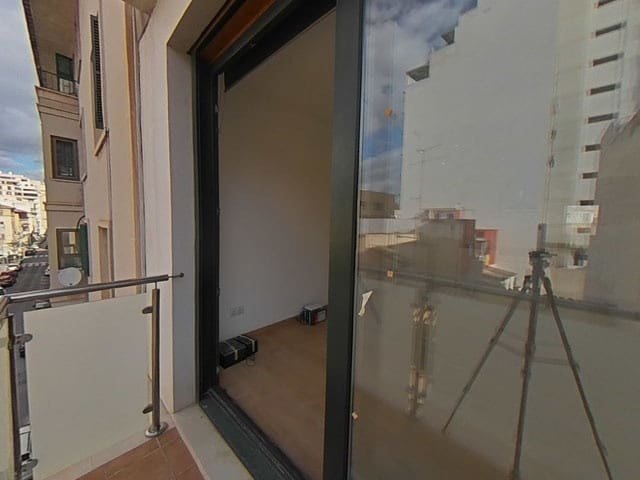 2 bedroom Flat for sale in Palma de Mallorca - € 290,000 (Ref: 9700124)