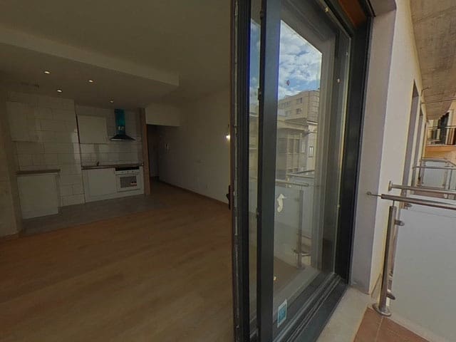 2 bedroom Flat for sale in Palma de Mallorca - € 290,000 (Ref: 9700124)