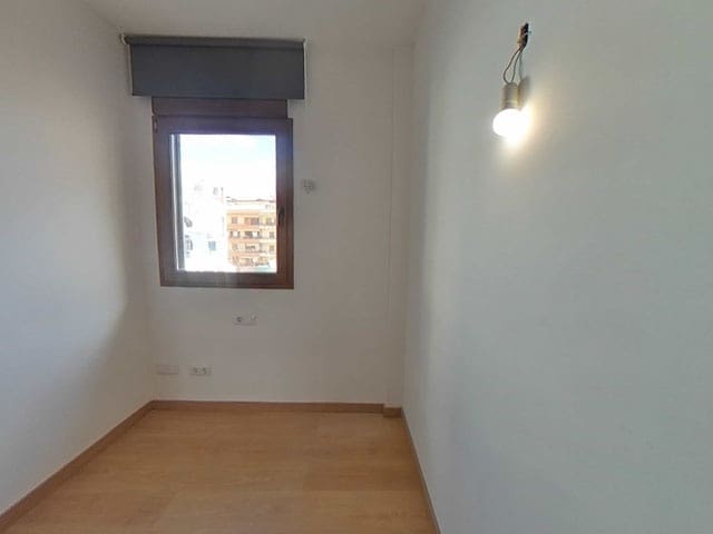 2 bedroom Flat for sale in Palma de Mallorca - € 290,000 (Ref: 9700124)