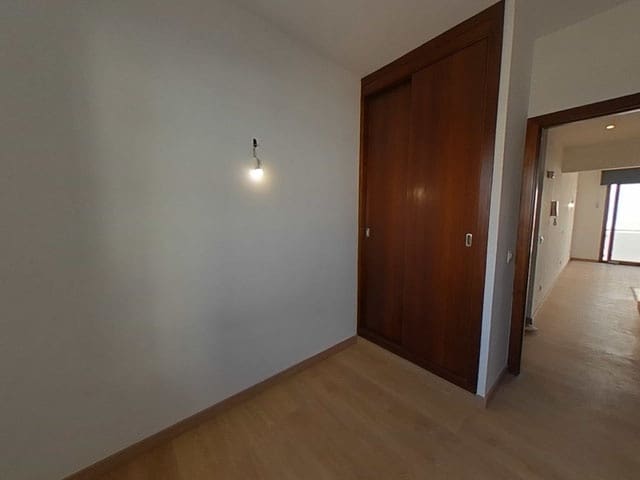 2 bedroom Flat for sale in Palma de Mallorca - € 290,000 (Ref: 9700124)