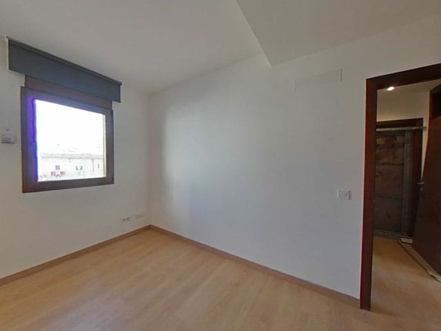 2 bedroom Flat for sale in Palma de Mallorca - € 290,000 (Ref: 9700124)