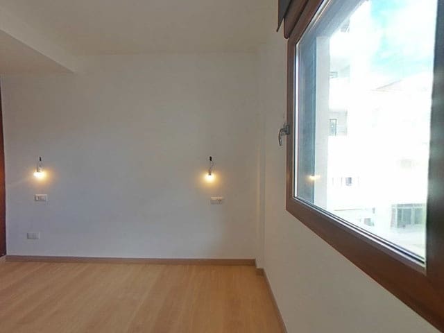 2 bedroom Flat for sale in Palma de Mallorca - € 290,000 (Ref: 9700124)