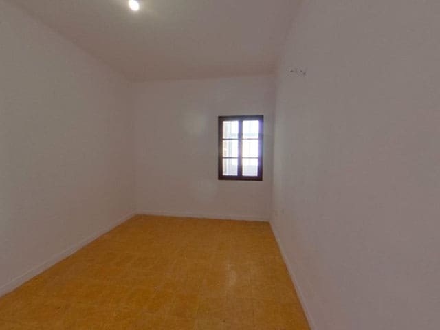 4 bedroom Flat for sale in Palma de Mallorca - € 320,000 (Ref: 9700125)