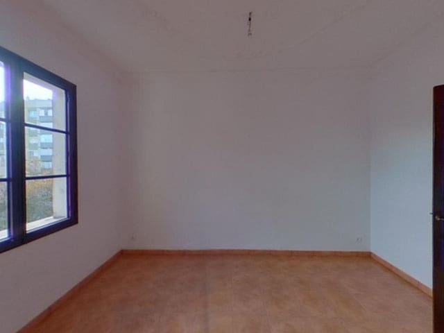 4 bedroom Flat for sale in Palma de Mallorca - € 320,000 (Ref: 9700125)