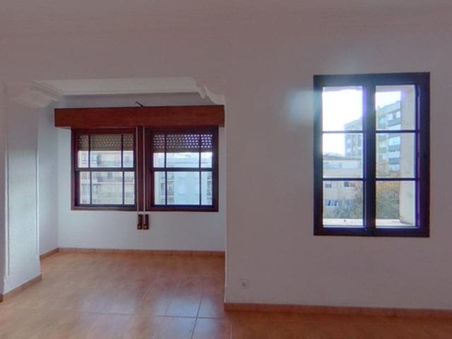 4 bedroom Flat for sale in Palma de Mallorca - € 320,000 (Ref: 9700125)