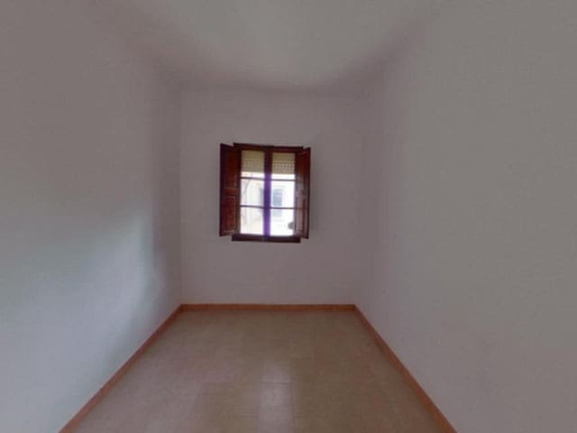 4 bedroom Flat for sale in Palma de Mallorca - € 320,000 (Ref: 9700125)